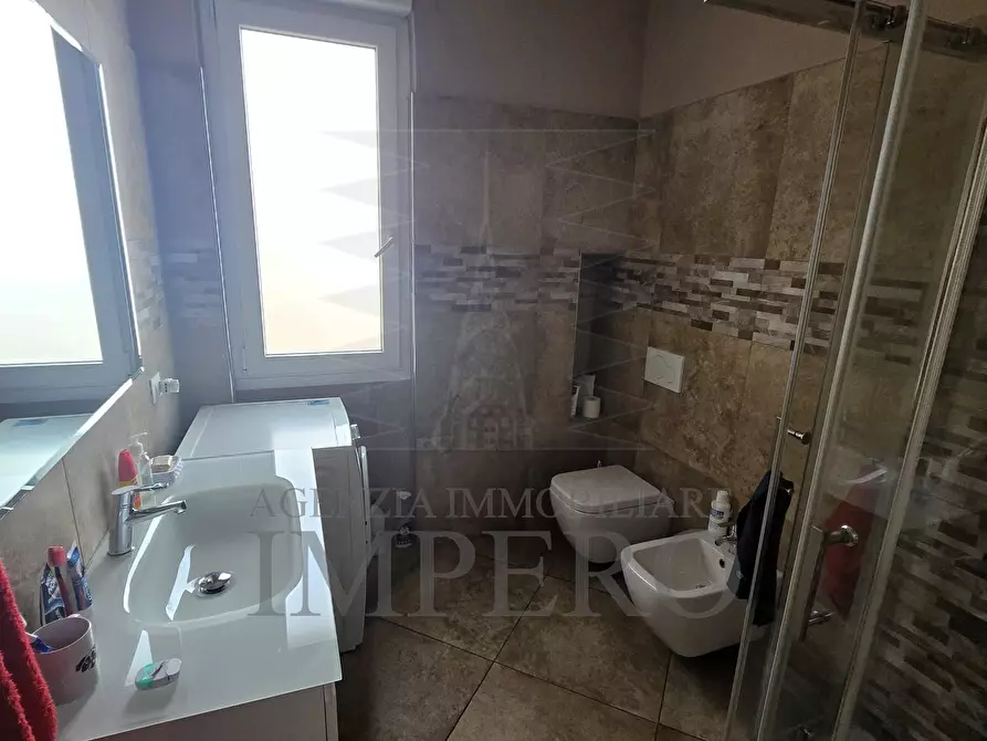 Immagine 11 di Trilocale in vendita  in Via Vittorio Emanuele II 321 a Bordighera