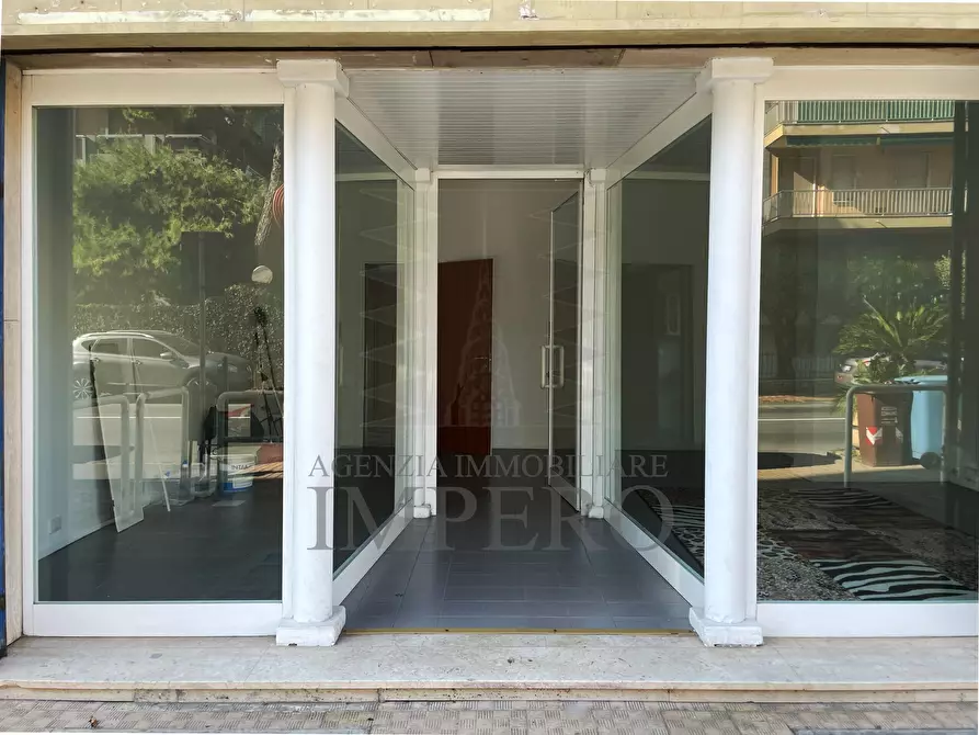 Immagine 1 di Attività commerciale in vendita  in Via Vittorio Emanuele II 93 a Bordighera