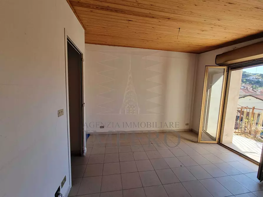 Immagine 29 di Quadrilocale in vendita  in Via Edmondo de Amicis 47 a Ventimiglia