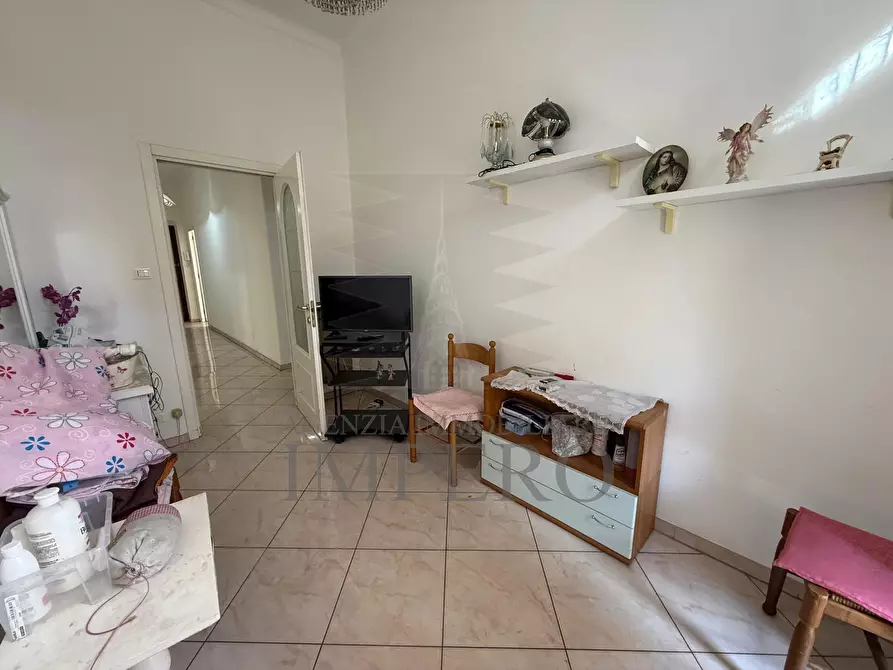 Immagine 12 di Pentalocale in vendita  in Corso Genova 1/A a Ventimiglia