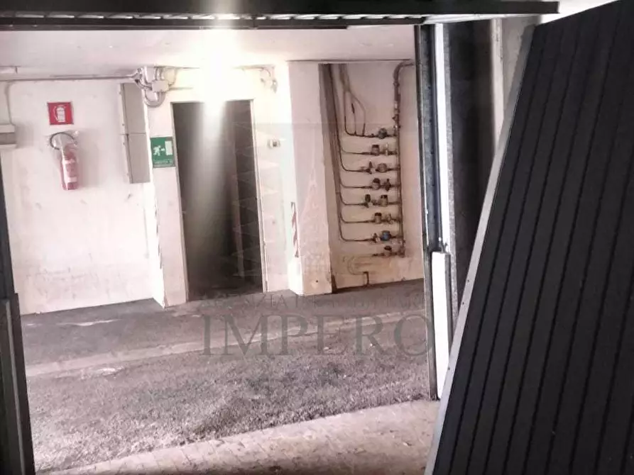 Immagine 6 di Garage in vendita  in Corso Limone Piemonte 86 a Ventimiglia