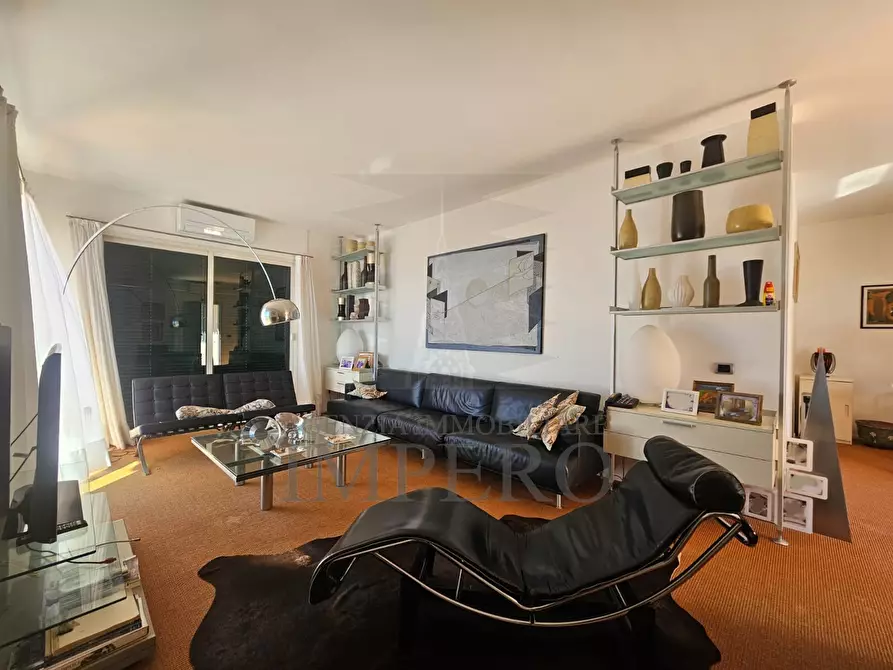 Immagine 2 di Villa in vendita  in Via Woronof a Ventimiglia