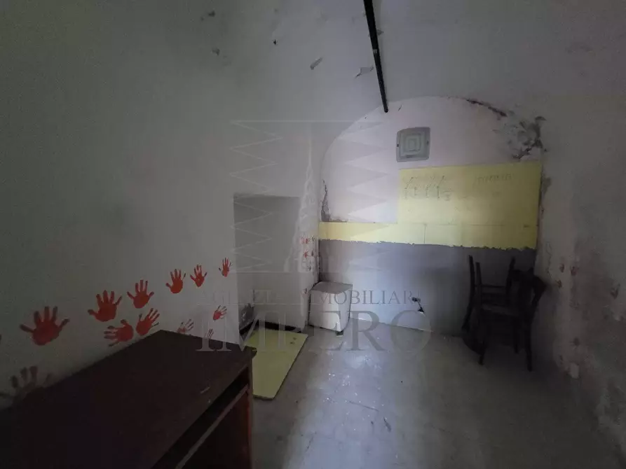 Immagine 43 di Magazzino in vendita  in Strada Statale 1 35 a Camporosso