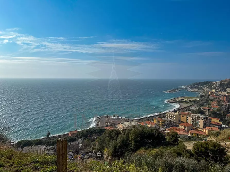 Immagine 28 di Villa in vendita  in Strada della Cava 18 a Bordighera