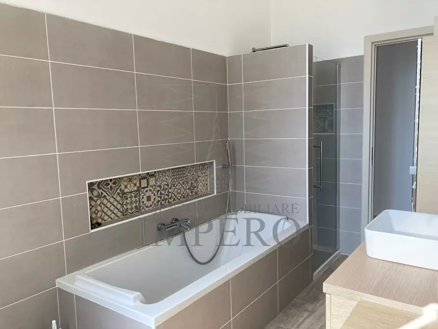 Immagine 8 di Quadrilocale in vendita  in Largo Torino 10 a Ventimiglia