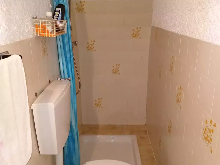 Immagine 7 di Monolocale in vendita  in Via G. Ughetto 3 a Ventimiglia