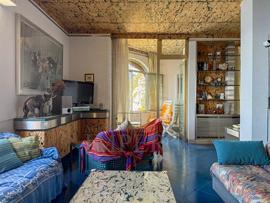 Immagine 4 di Pentalocale in vendita  in Corso Mentone 79 a Ventimiglia