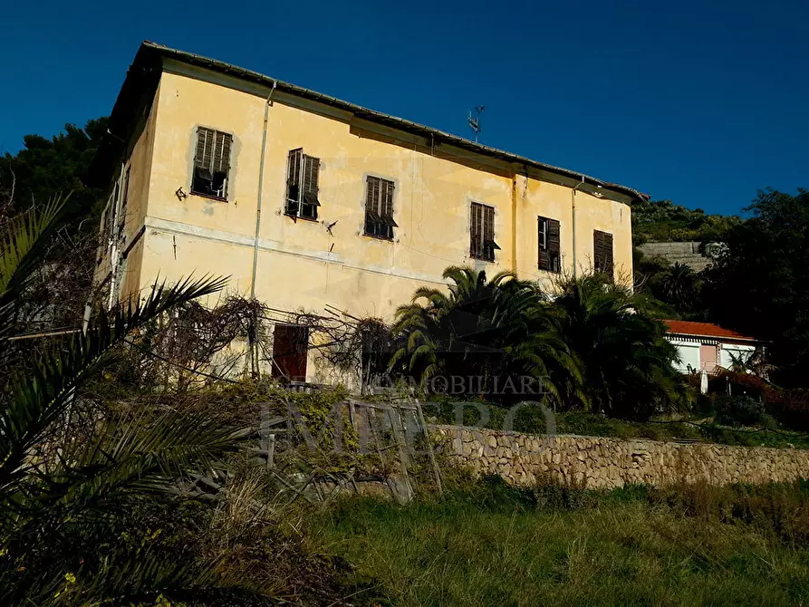 Immagine 4 di Villa in vendita  in Strada Statale 1 Dir 12 a Ventimiglia