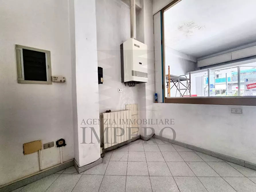 Immagine 11 di Locale commerciale in vendita  in Via Colonnello Aprosio 102 a Vallecrosia