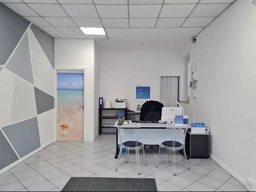 Immagine 1 di Locale commerciale in affitto  a Francavilla Al Mare