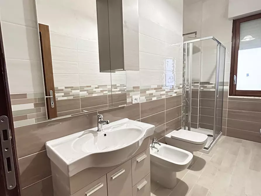 Immagine 15 di Quadrilocale in affitto  a Francavilla Al Mare