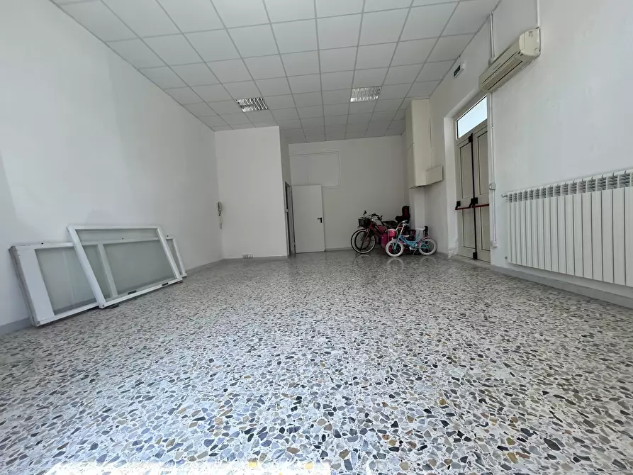 Immagine 7 di Locale commerciale in affitto  in Viale Maiella 23/A a Pescara