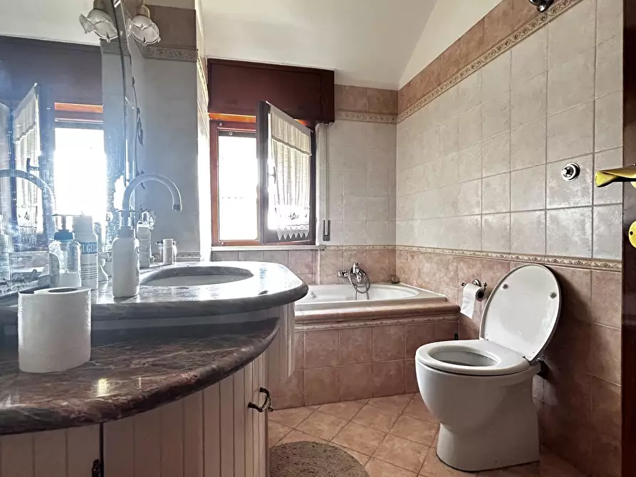 Immagine 17 di Pentalocale in affitto  in Viale Maiella 23/A a Francavilla Al Mare