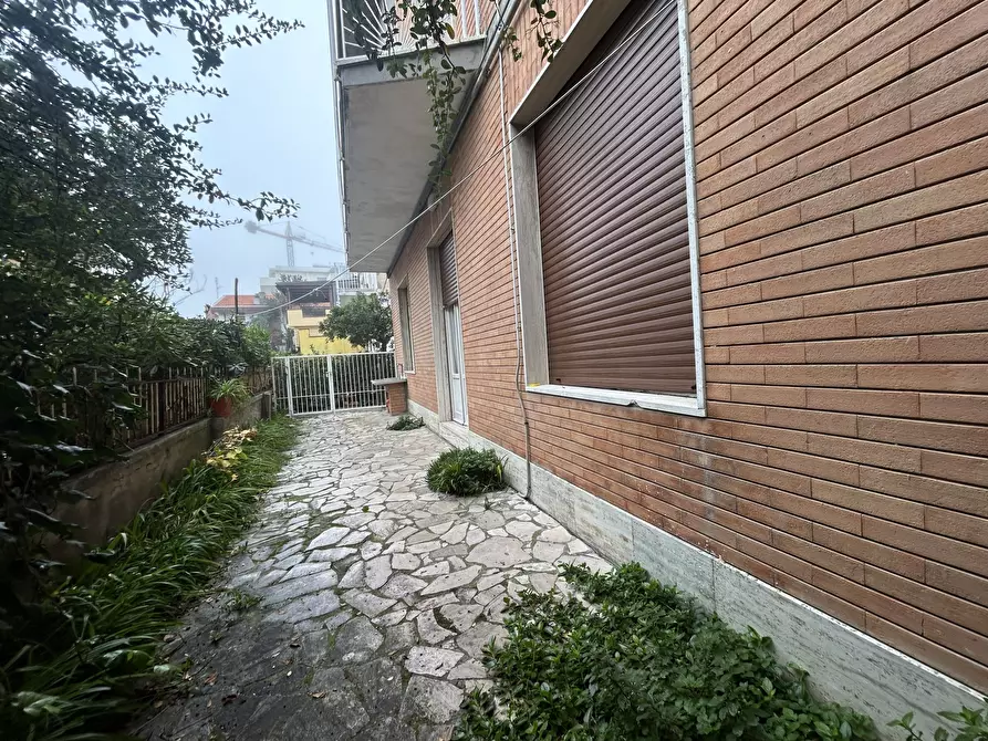 Immagine 27 di Quadrilocale in affitto  a Francavilla Al Mare