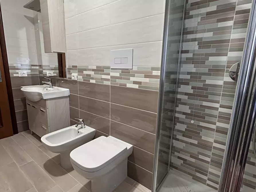 Immagine 18 di Quadrilocale in affitto  a Francavilla Al Mare