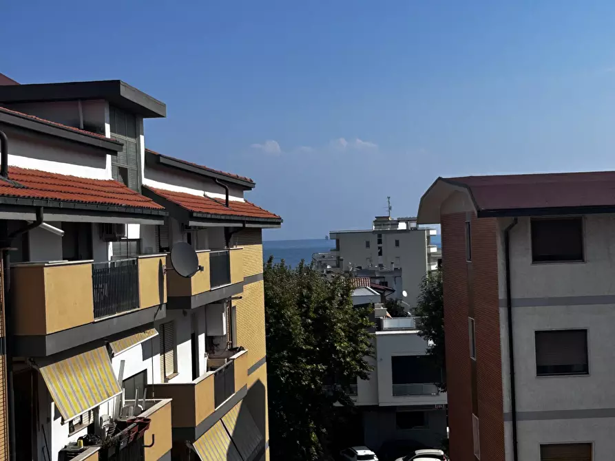 Immagine 27 di Pentalocale in affitto  in Viale Maiella 23/A a Francavilla Al Mare