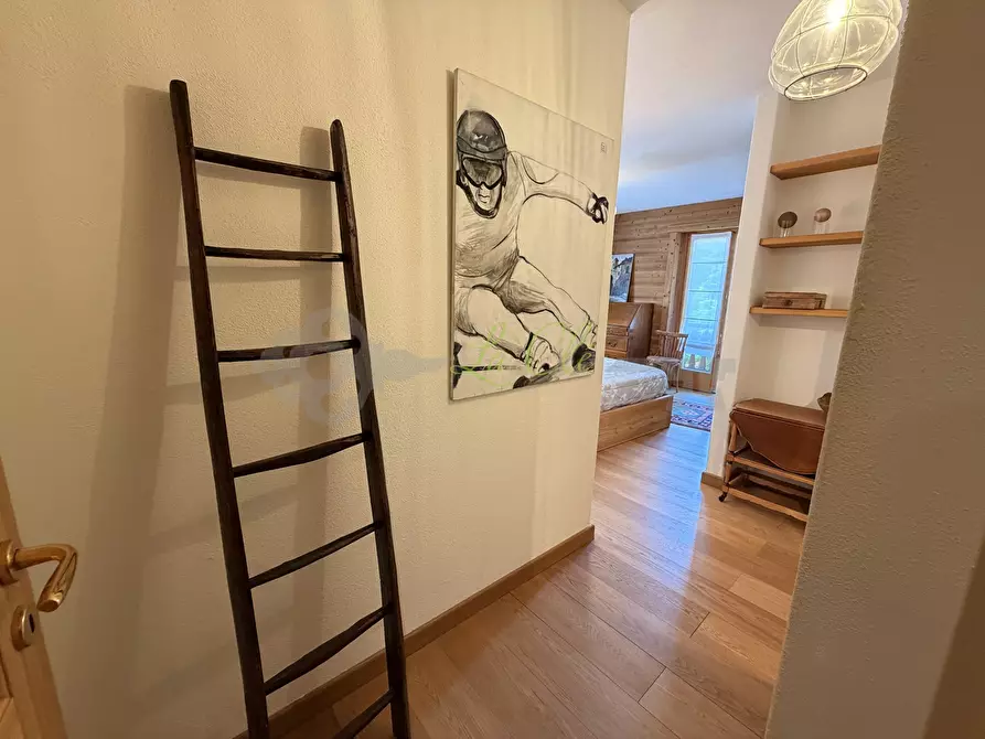 Immagine 13 di Trilocale in vendita  a Courmayeur