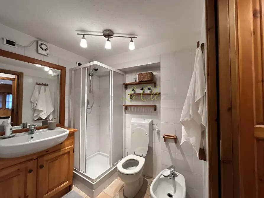 Immagine 11 di Bilocale in affitto  a Courmayeur