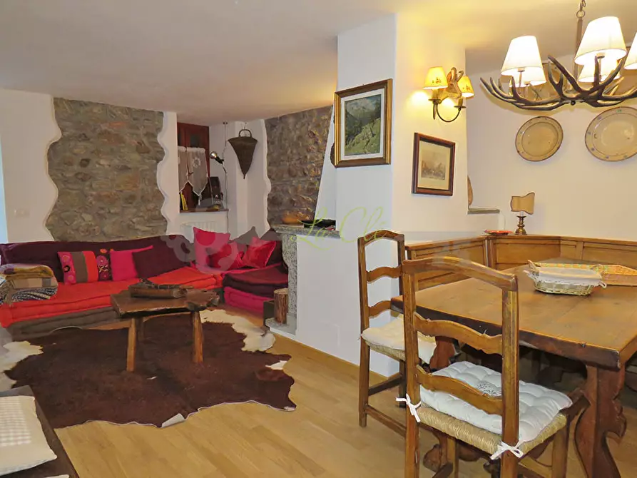 Immagine 3 di Quadrilocale in affitto  in Passaggio Truchet 2B a Courmayeur