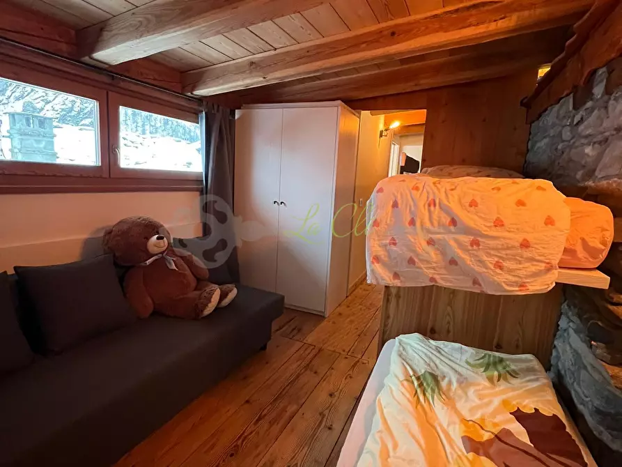 Immagine 15 di Quadrilocale in vendita  a Courmayeur