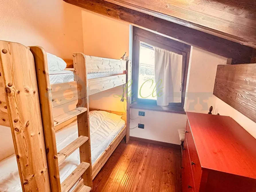 Immagine 14 di Mansarda in affitto  a Pre'-Saint-Didier