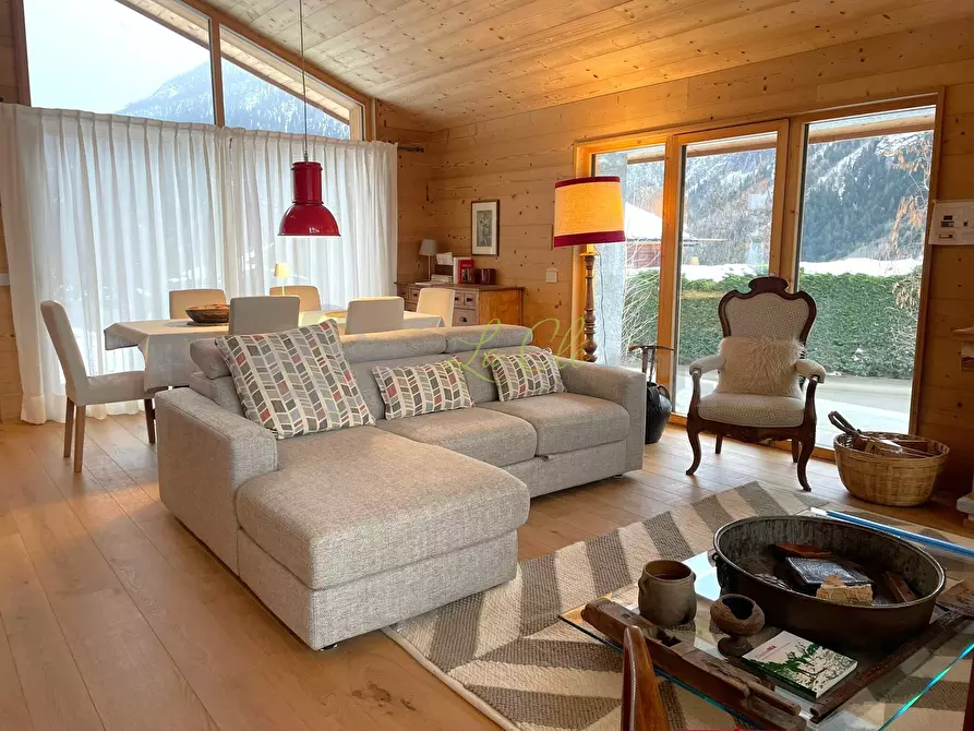 Immagine 12 di Trilocale in affitto  a Pre'-Saint-Didier