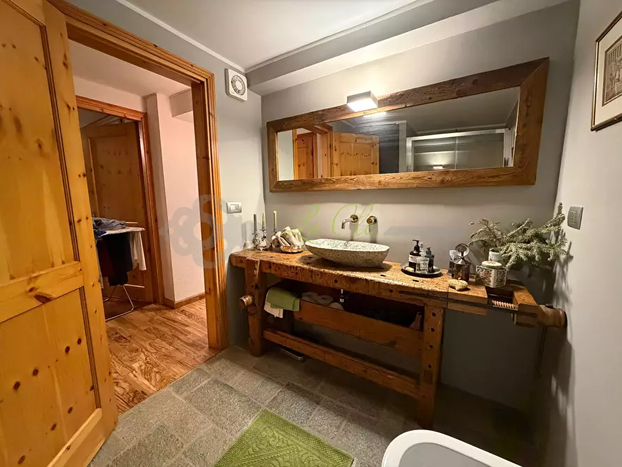 Immagine 30 di Trilocale in vendita  a Courmayeur