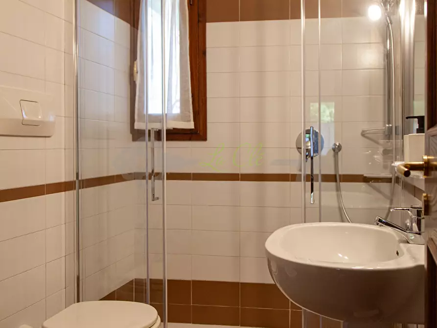 Immagine 14 di Quadrilocale in affitto  a Pre'-Saint-Didier