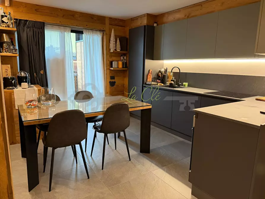 Immagine 8 di Trilocale in vendita  a Courmayeur
