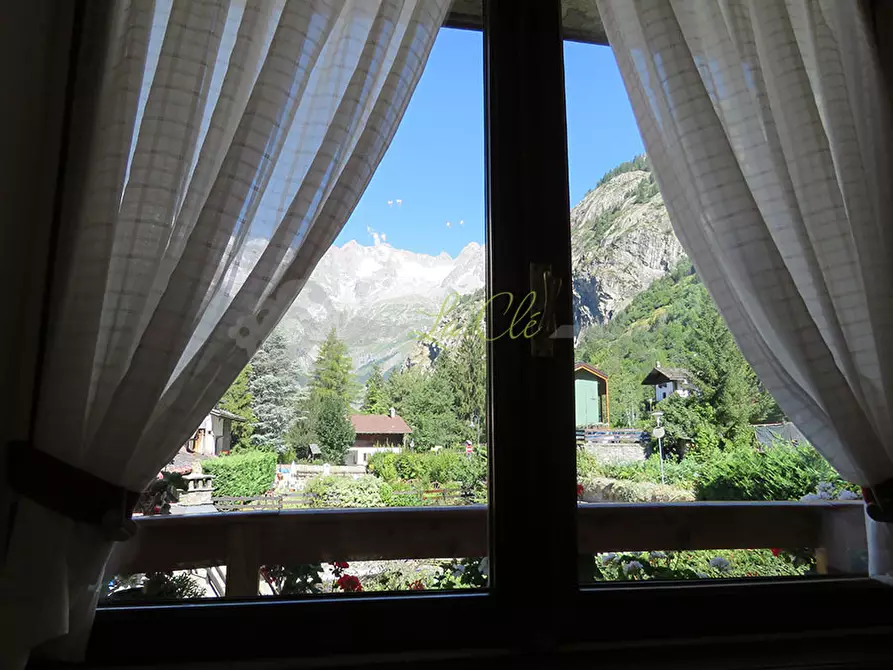 Immagine 24 di Quadrilocale in affitto  in Strada Plan Gorret a Courmayeur