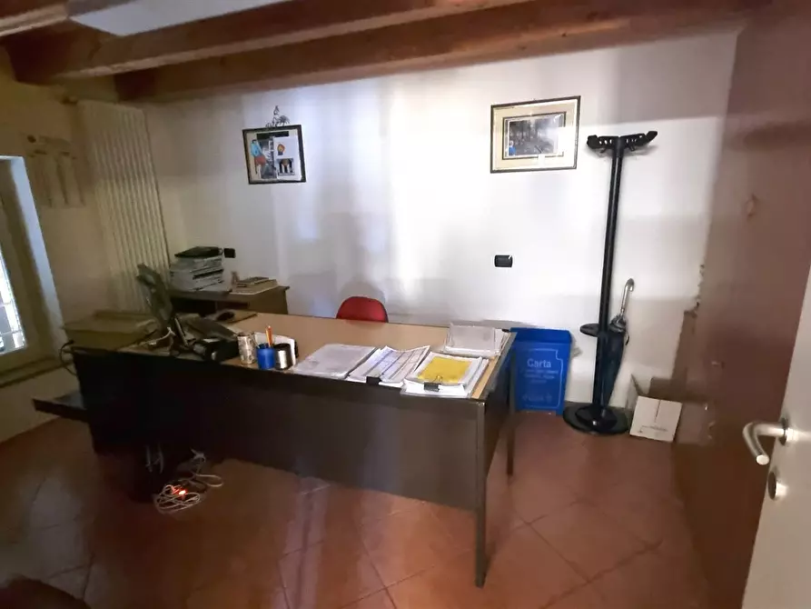 Immagine 6 di Ufficio in affitto  in Piazza Giacomo Ferrari 1 a Langhirano