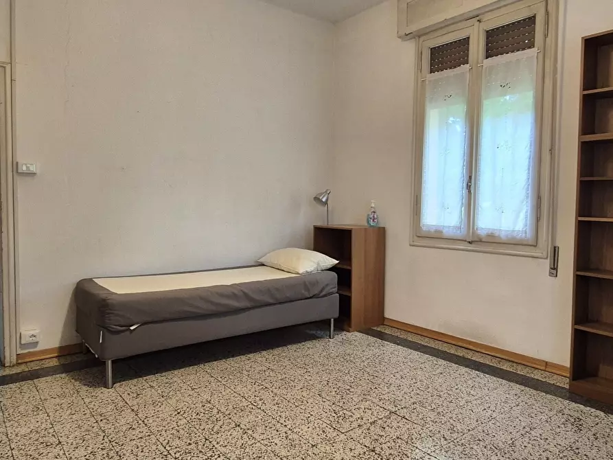 Immagine 12 di Trilocale in vendita  in Viale Raimondo Montecuccoli 4 a Modena