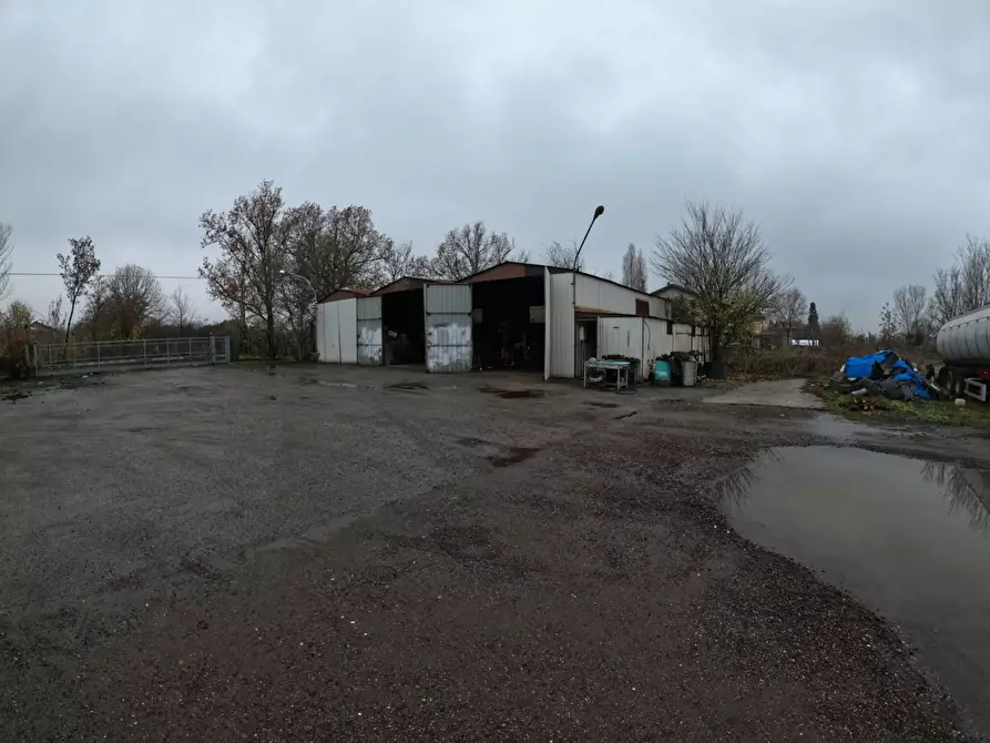 Immagine 2 di Laboratorio in vendita  in via fonte san geminiano 10 a Modena