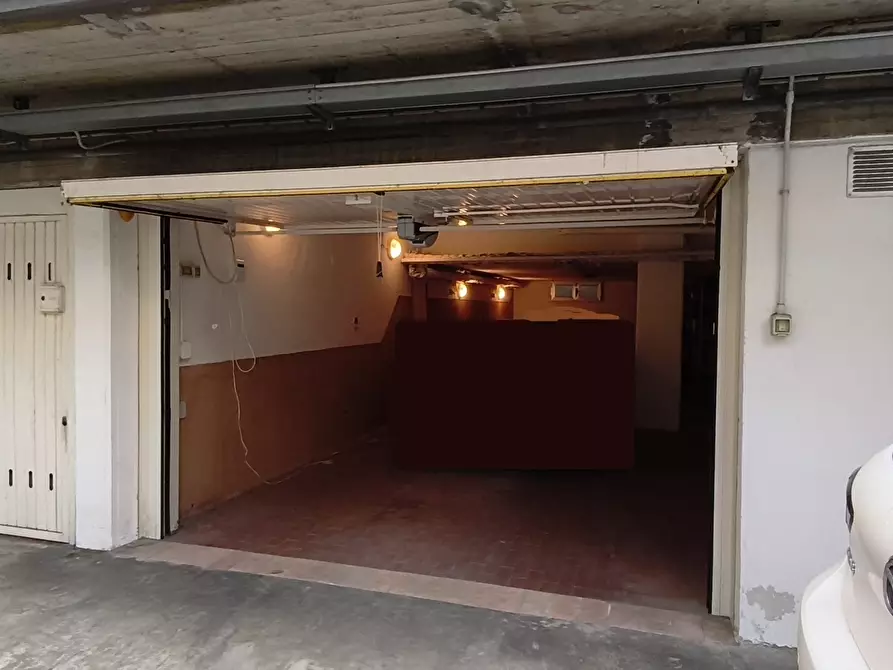 Immagine 10 di Garage in affitto  in Viale del Sagittario Traversa B 8 a Modena