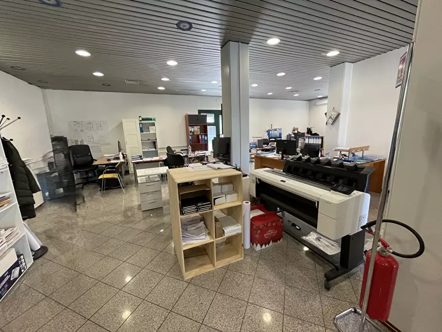 Immagine 9 di Ufficio in vendita  in strada albareto 698 a Modena