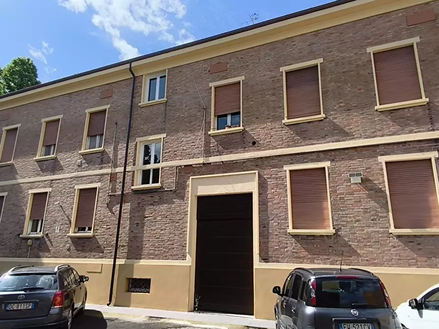 Immagine 25 di Trilocale in vendita  in Viale Raimondo Montecuccoli 4 a Modena