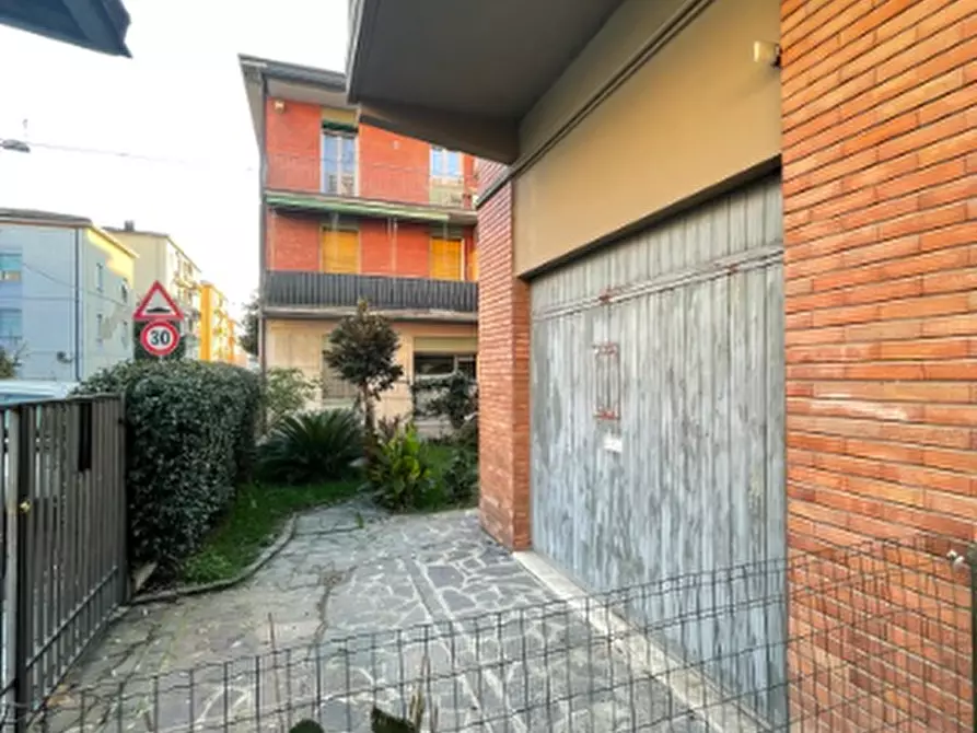 Immagine 29 di Quadrilocale in vendita  in Via Achille Grandi a Modena