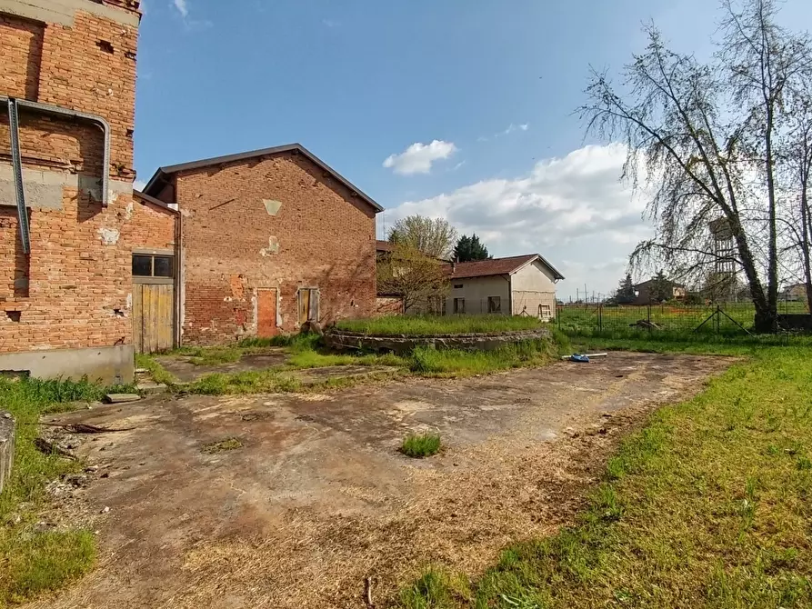 Immagine 5 di Attività artigianale in vendita  a Novellara