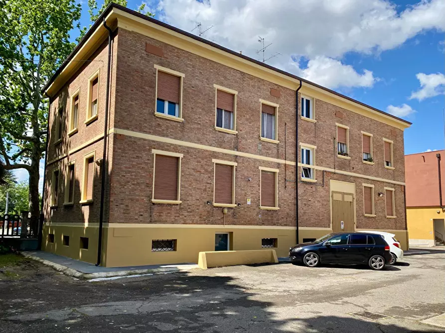 Immagine 31 di Trilocale in vendita  in Viale Raimondo Montecuccoli 4 a Modena