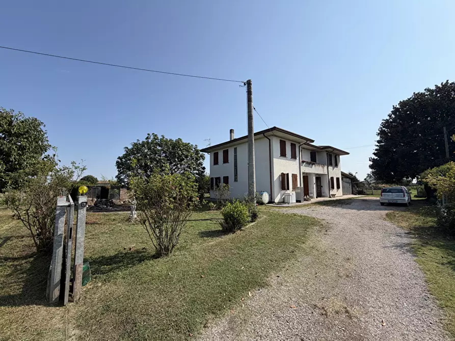 Immagine 1 di Casa indipendente in vendita  in Via Fossello a Lendinara