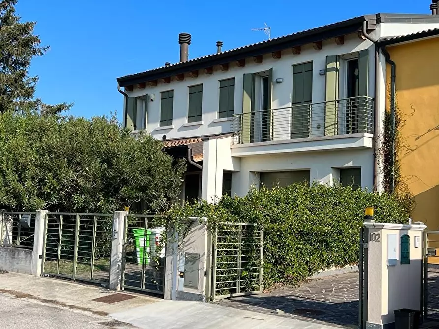 Immagine 43 di Villa in vendita  a Rovigo