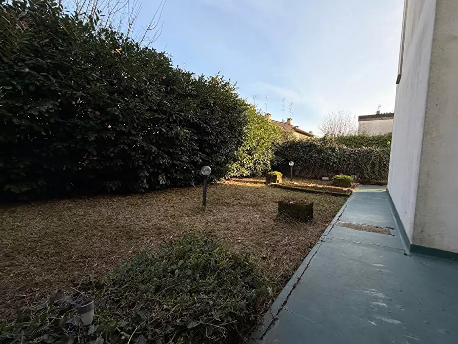 Immagine 4 di Trilocale in affitto  a Rovigo