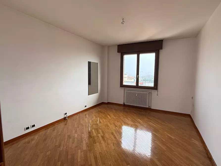 Immagine 10 di Quadrilocale in vendita  a Rovigo