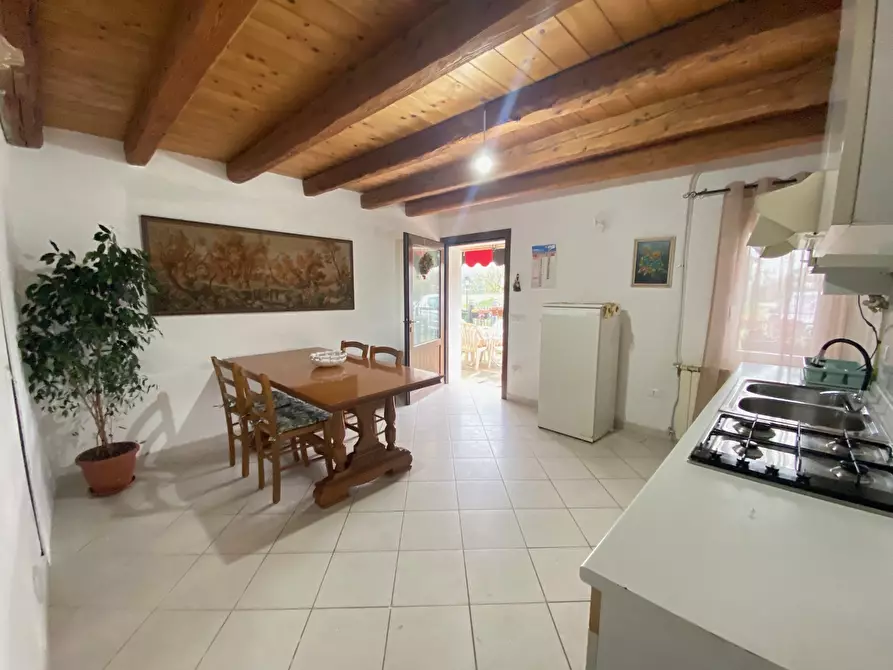 Immagine 1 di Stanza singola in affitto  in Via Palestro a Rovigo