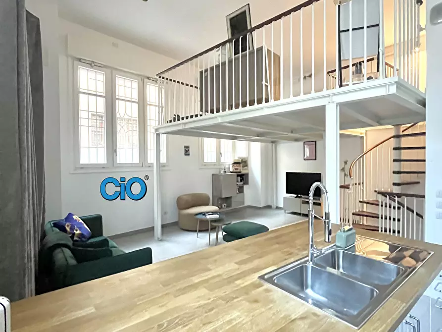 Immagine 1 di Loft/Open space in vendita  a Bologna