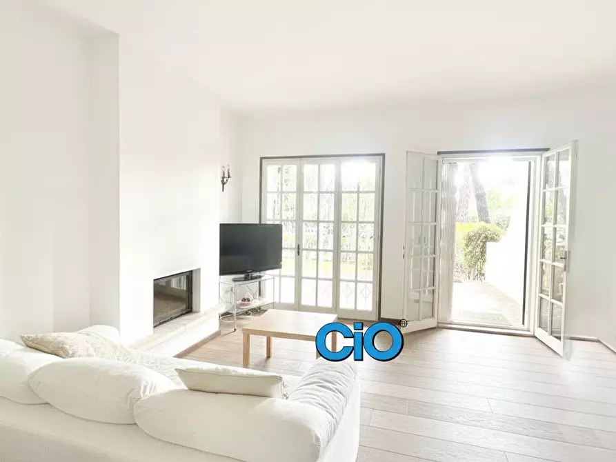 Immagine 2 di Villa in vendita  a Cervia