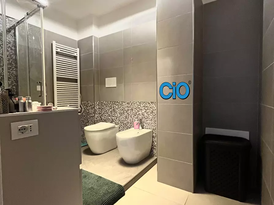 Immagine 8 di Loft/Open space in vendita  a Bologna