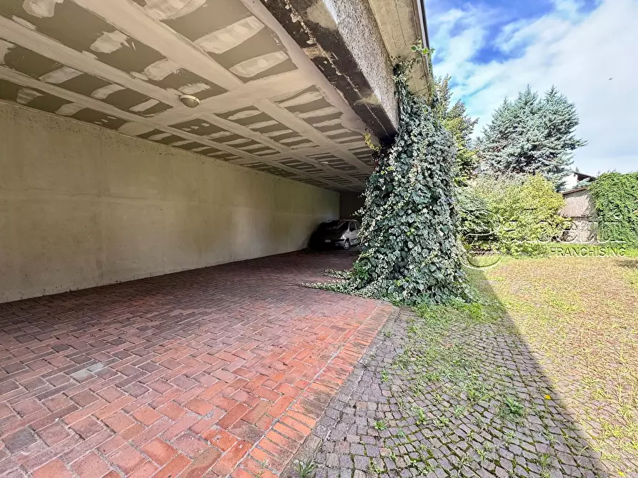 Immagine 43 di Villa in vendita  in Via Fratelli Bandiera a Nerviano