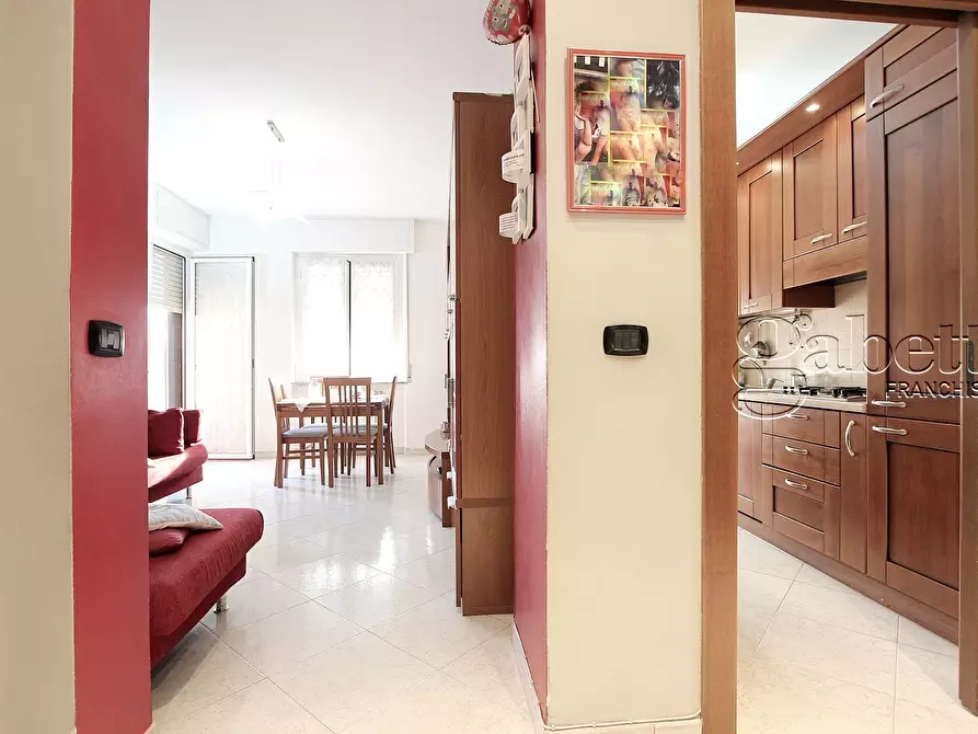 Immagine 3 di Trilocale in vendita  in Via Guglielmo Marconi a Pogliano Milanese