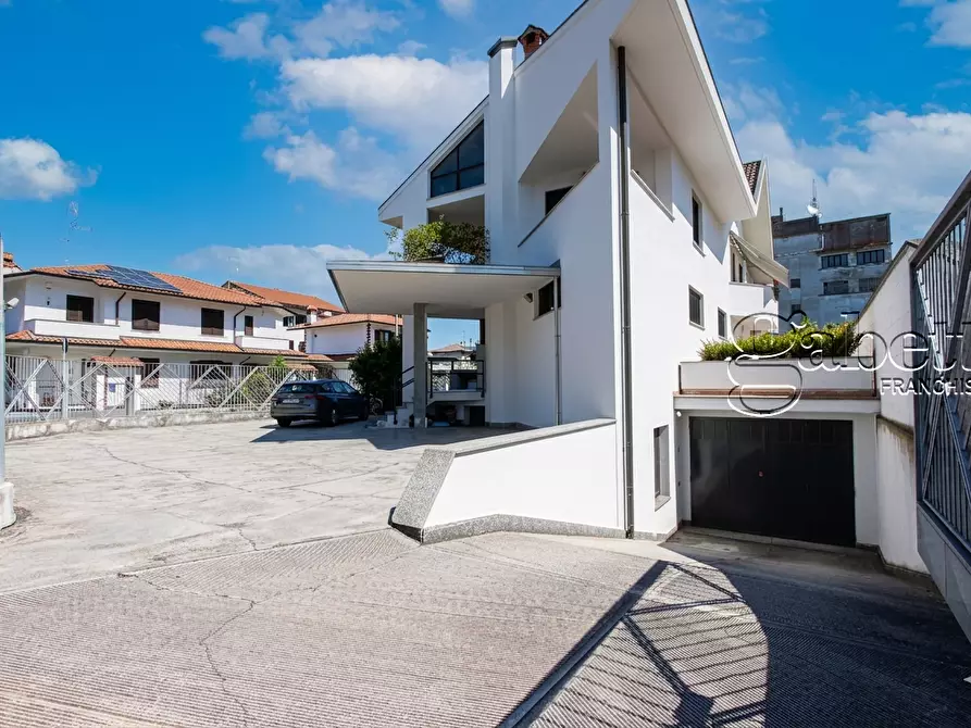 Immagine 27 di Villa in vendita  a Parabiago